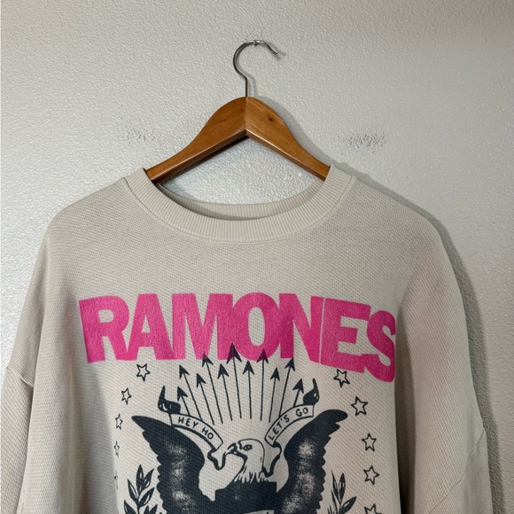 American Eagle Outfitters Ramones band graphic crewneck sweatshirt XL - Picture 4 of 6